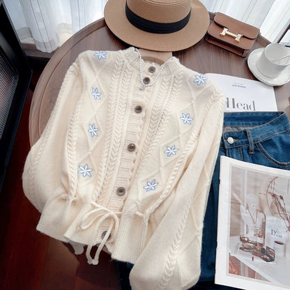 Nancy Cici’s reserved style recommendation~Sweet embroidered straps to tighten the waist and slim down the knitted cardigan sweater for women in autumn