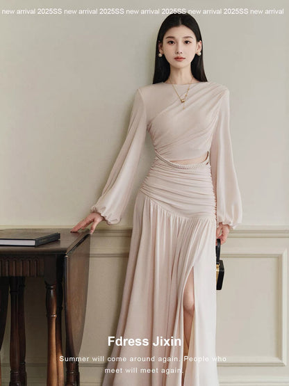 Sending a letter to the collection of lyrical poems: French-style elegant off-the-shoulder ballet pleated dress, hand-knitted long skirt.