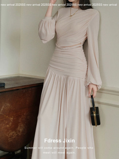 Sending a letter to the collection of lyrical poems: French-style elegant off-the-shoulder ballet pleated dress, hand-knitted long skirt.