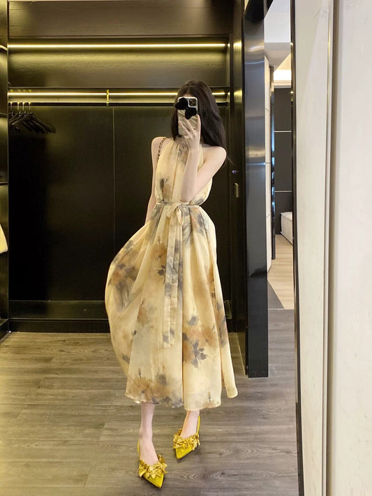 Leathercat halter neck floral dress, women's 2024 summer new style, French high-end feel, waist-cinching and slimming long dress.