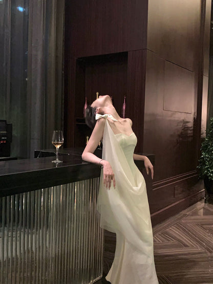 Wan Not Too Late: White Strapless Dress with Mesh Fabric for Women's Birthday Party and Marriage Registration - High-End Fishtail Dress with a Stylish Design