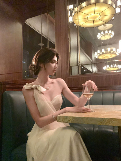 Wan Not Too Late: White Strapless Dress with Mesh Fabric for Women's Birthday Party and Marriage Registration - High-End Fishtail Dress with a Stylish Design