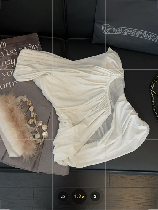 White one-shoulder oblique collar sleeveless top female pleated exposed waist hot girl style 2025 summer new sexy off-shoulder vest