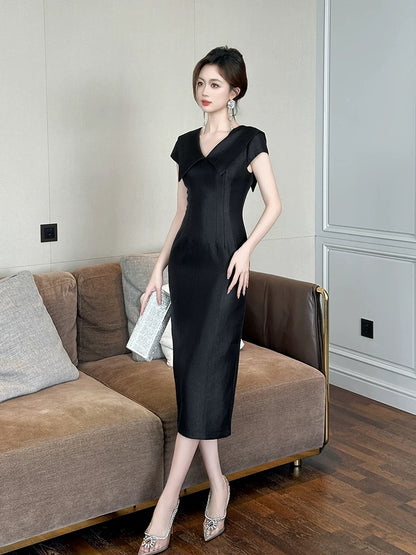 Black Hepburn style lapel dress for women summer 2025 new style high-end temperament waist slim mid-length skirt