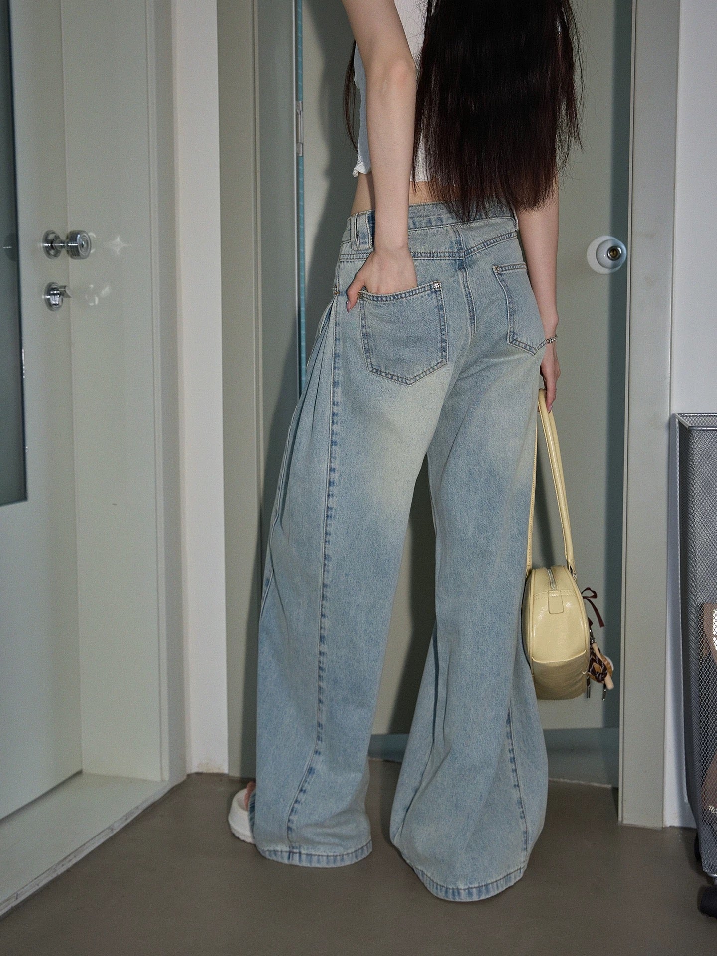 Chaochao's Retro Light Blue Wide-Leg Jeans for Women, Summer 2025, Elegant Loose Fit, Straight Leg Casual Pants