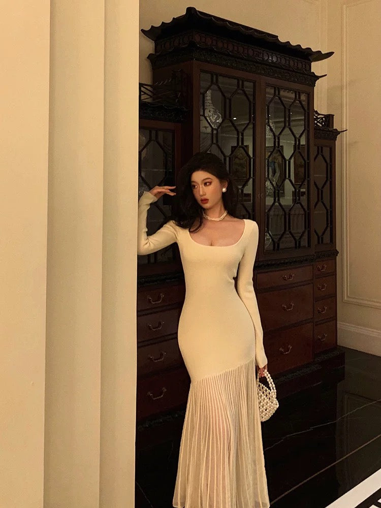 Godfrey French U-neck knitted dress for women 2024 early autumn new style gentle style semi-transparent skirt slim long skirt
