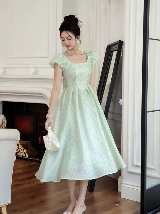 2025 summer new style small fresh green jacquard dress female French temperament square neck waist dress long skirt