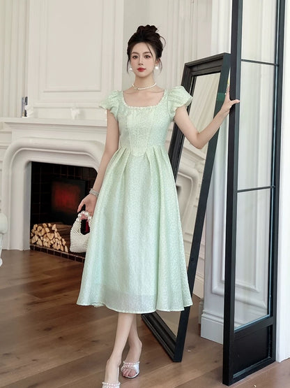 2025 summer new style small fresh green jacquard dress female French temperament square neck waist dress long skirt