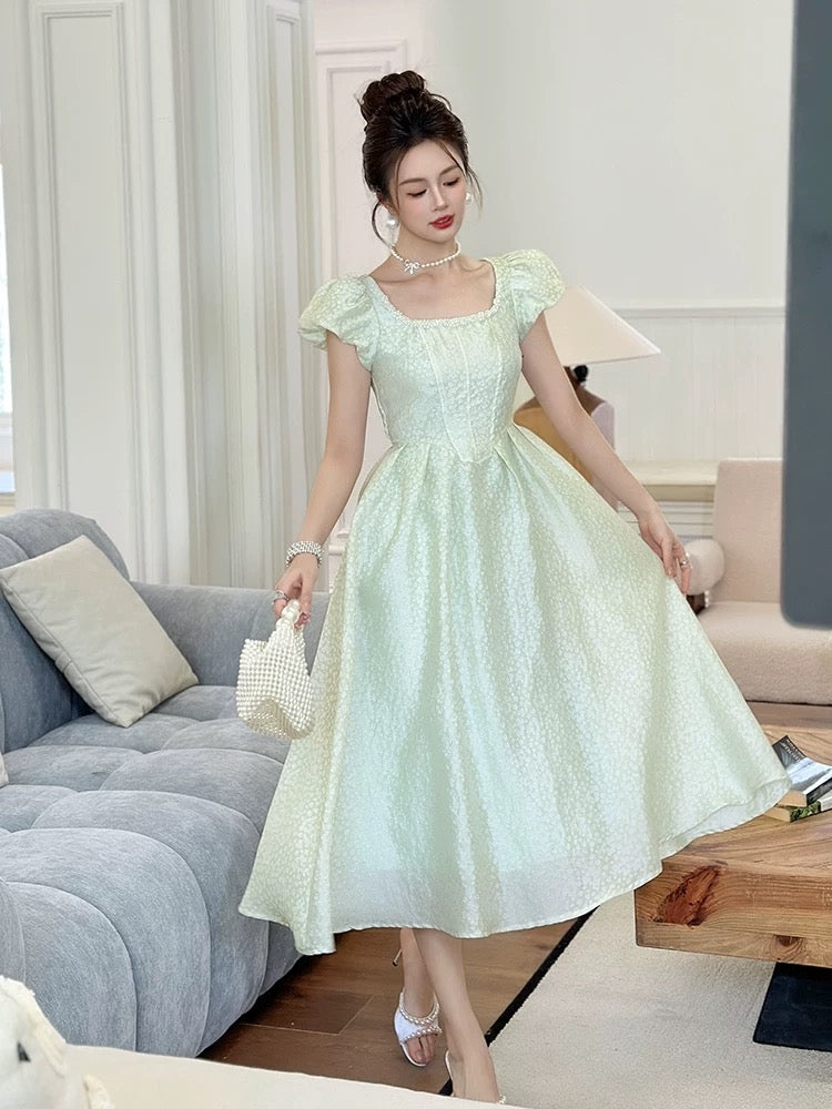 2025 summer new style small fresh green jacquard dress female French temperament square neck waist dress long skirt