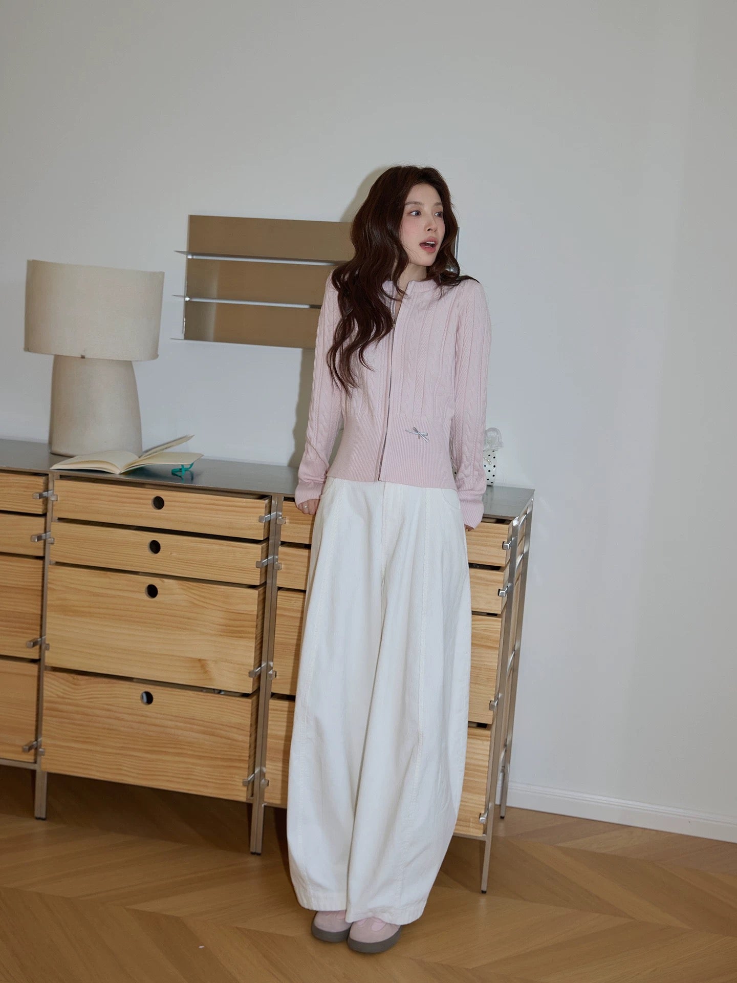 Chaochao Home White Corduroy High-Waisted Wide-Leg Casual Pants Women's 2025 Winter High-End Loose and Relaxed Floor-Length Trousers