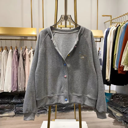 [Real-life shot from Xiao Ai's shop] Korean-style, youthful, loose-fit "dopamine-style" button-up sweatshirt jacket featuring playful cartoon embroidery.