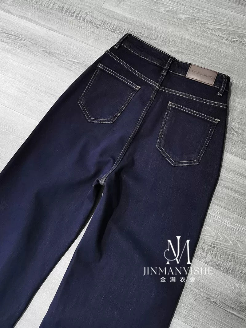 Retro dark blue high-waisted slimming straight-leg jeans with visible stitching, perfect for autumn and winter. Fleece lining for warmth and casual style.