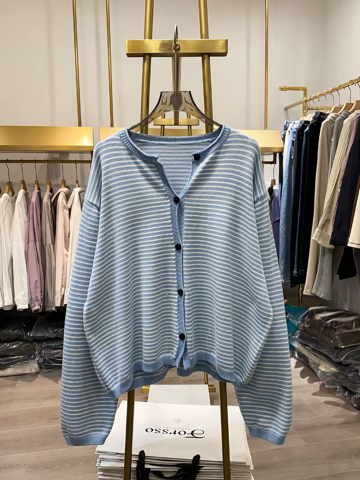 [Real-life photos from Xiao Ai's shop] Korean-style striped long-sleeve cardigan with rolled cuffs—a stylish and versatile knit top for autumn.
