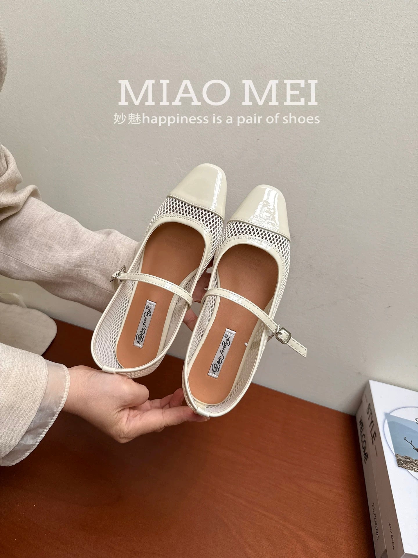 Gentle evening breeze woven hollow sandals for women, square toe, shallow mouth, flat shoes, new summer style, breathable Mary Jane shoes