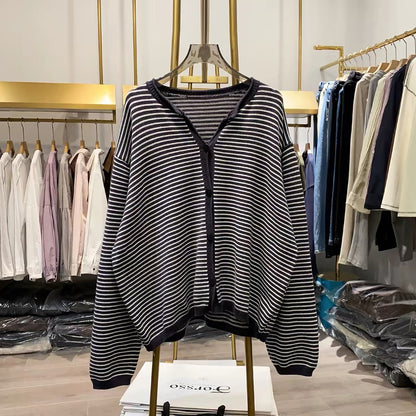[Real-life photos from Xiao Ai's shop] Korean-style striped long-sleeve cardigan with rolled cuffs—a stylish and versatile knit top for autumn.