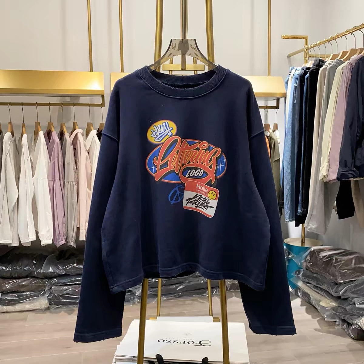 [Real-life photos from Xiao Ai's shop] Women's casual autumn sweatshirt featuring a cartoon letter print, crew neck, long sleeves, and a loose fit.