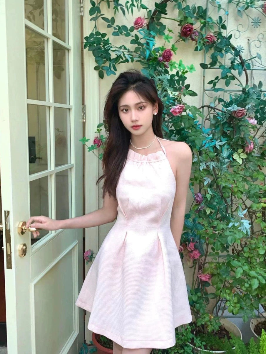 Xiaoxiang style celebrity high-end sleeveless halterneck pink dress for small women, whitening and slimming A-line skirt