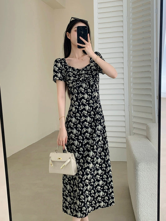 Guo Ge's black floral dress for women 2024 new summer French style waist slimming gentle style square neck long skirt