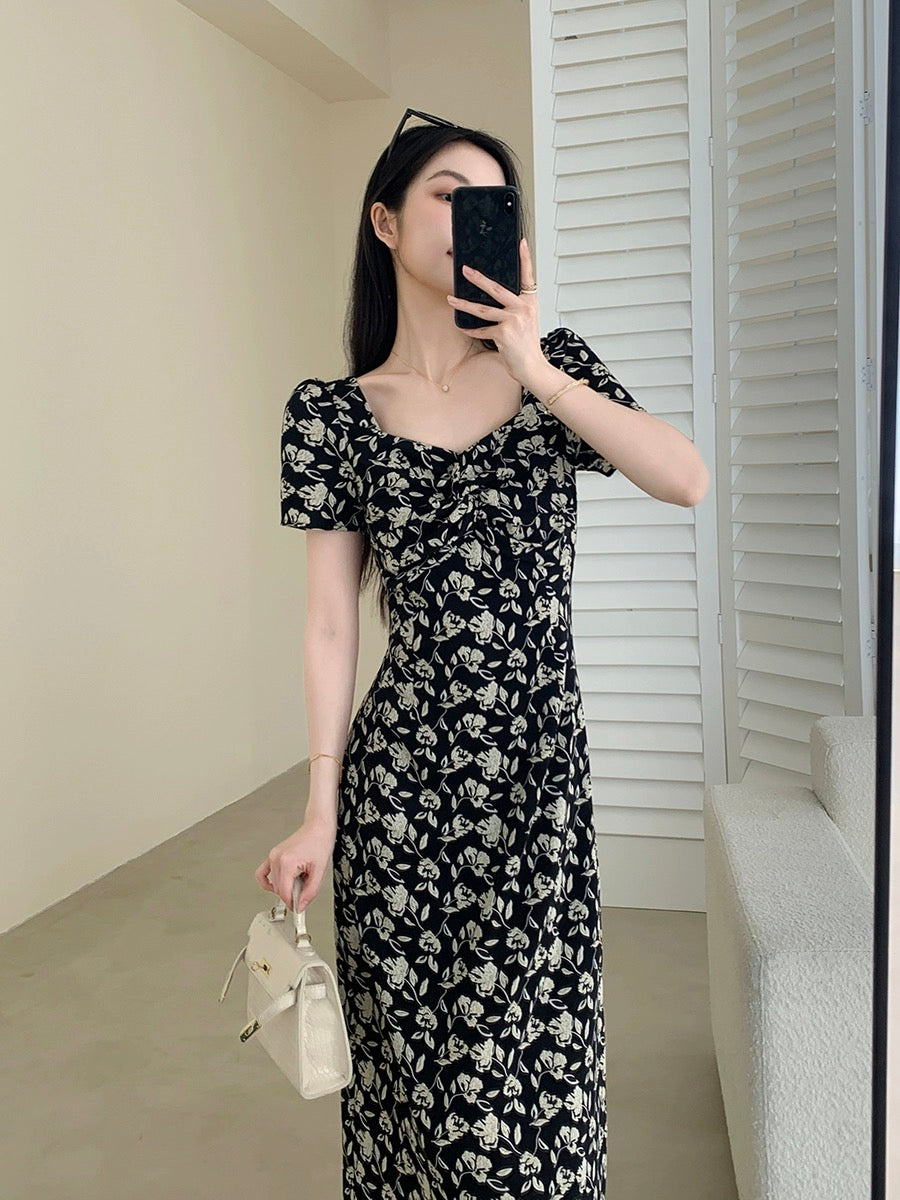 Guo Ge's black floral dress for women 2024 new summer French style waist slimming gentle style square neck long skirt