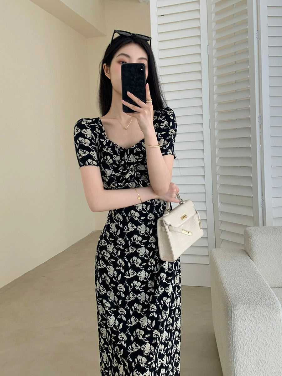 Guo Ge's black floral dress for women 2024 new summer French style waist slimming gentle style square neck long skirt
