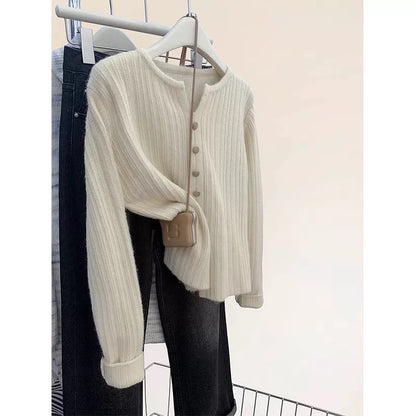 Oatmeal color v-neck shoulder bottoming sweater for women autumn and winter new small size split knitted sweater inner bottoming shirt