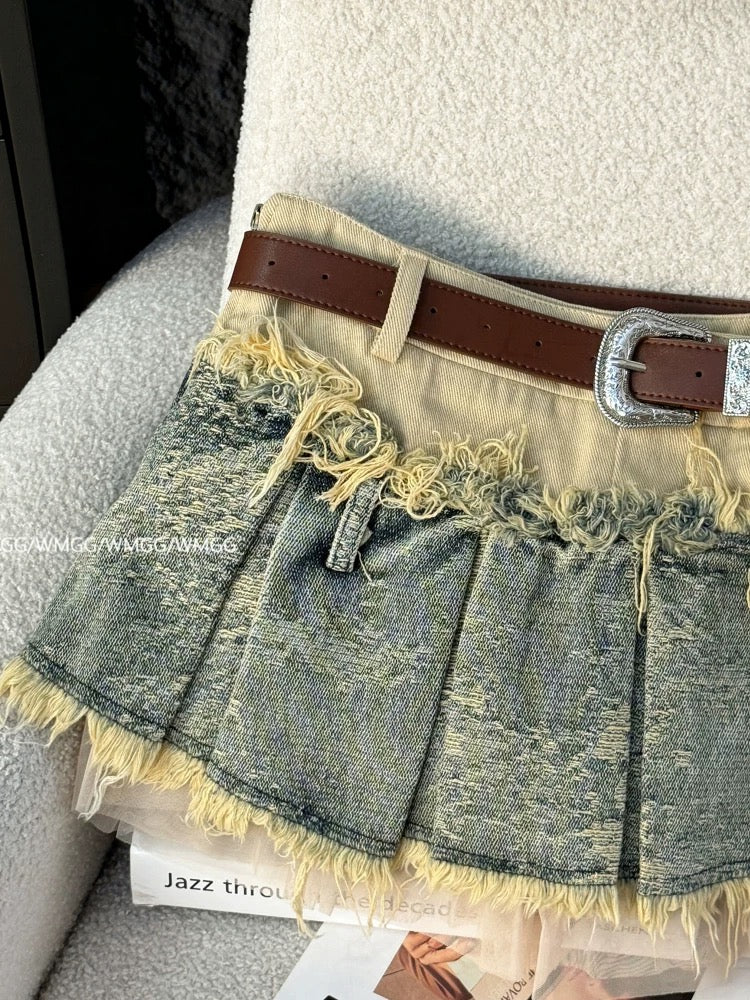 Summer beautiful pleated skirt female 2025 new style raw edge sexy hot girl wear small denim skirt