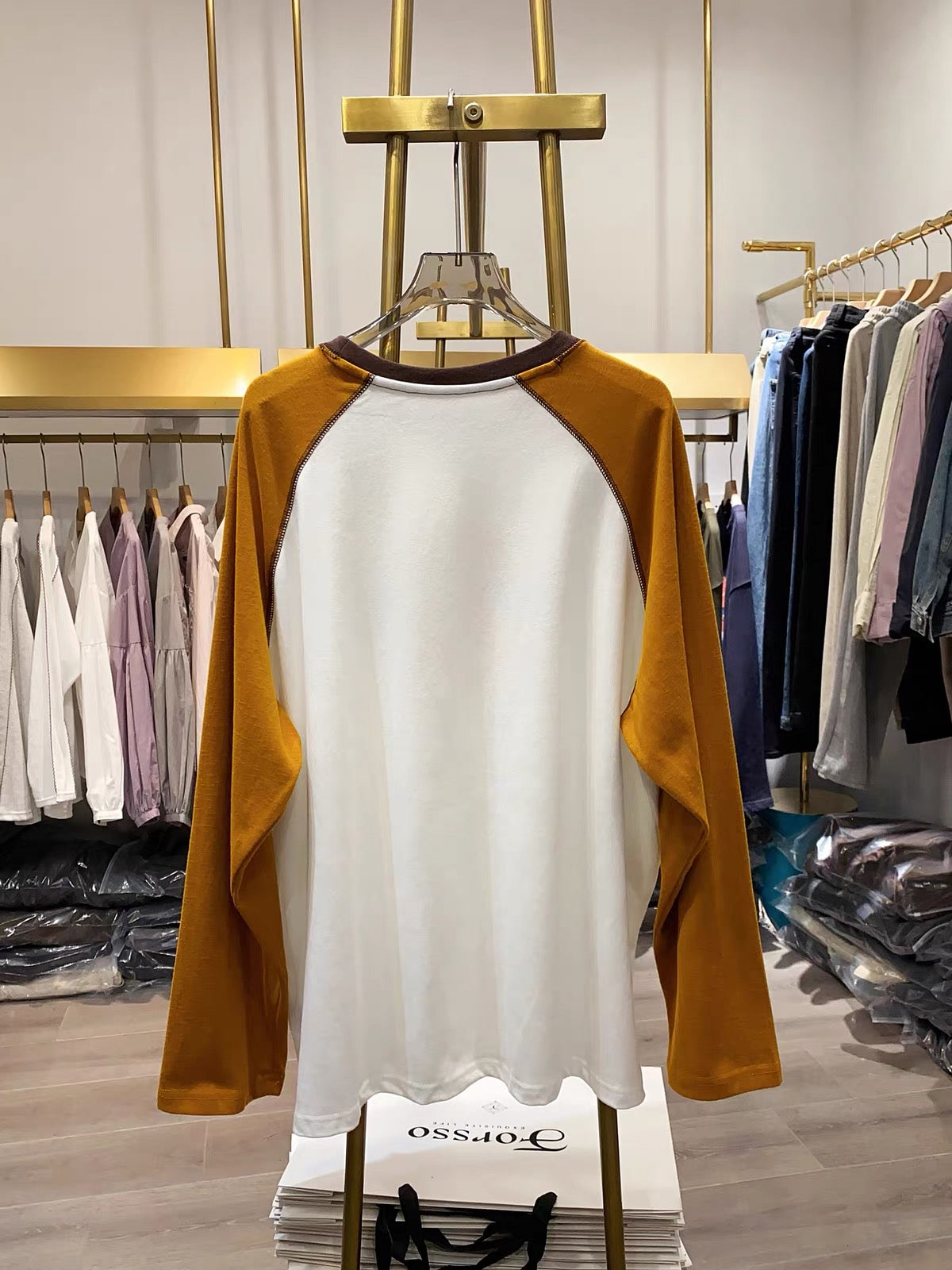 [Real-life shot from Xiao Ai's shop] American retro loose-fit casual long-sleeve top with raglan sleeves and color-blocking (New for Autumn 2026)