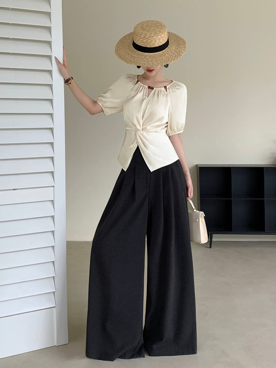 Guo Ge's short-sleeved T-shirt for women 2024 new summer design niche slim temperament versatile twisted satin top