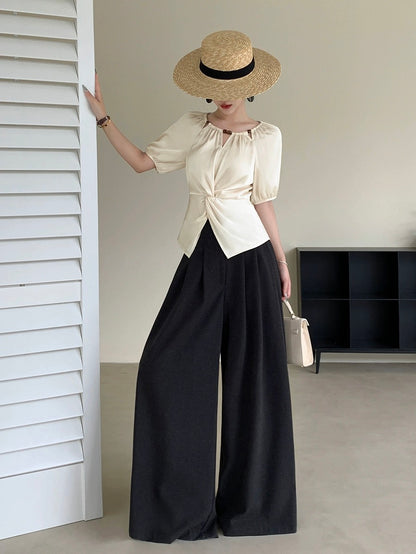 Guo Ge's short-sleeved T-shirt for women 2024 new summer design niche slim temperament versatile twisted satin top
