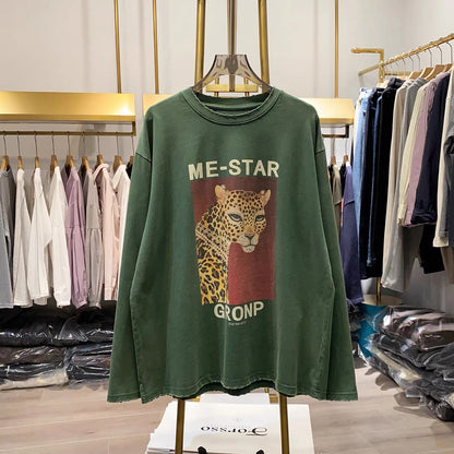 [Real-life shot from Xiao Ai's shop] Leopard-print and letter-graphic long-sleeve sweatshirt—a stylish, versatile, and slimming new arrival for Autumn 2026.
