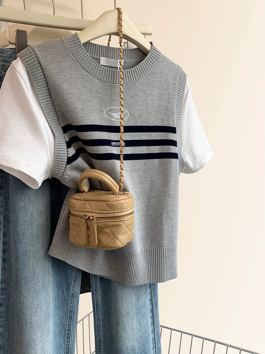 Gray fake two-piece knitted short-sleeved T-shirt for women in summer 2025 new design for small size straight shoulder half-sleeved top