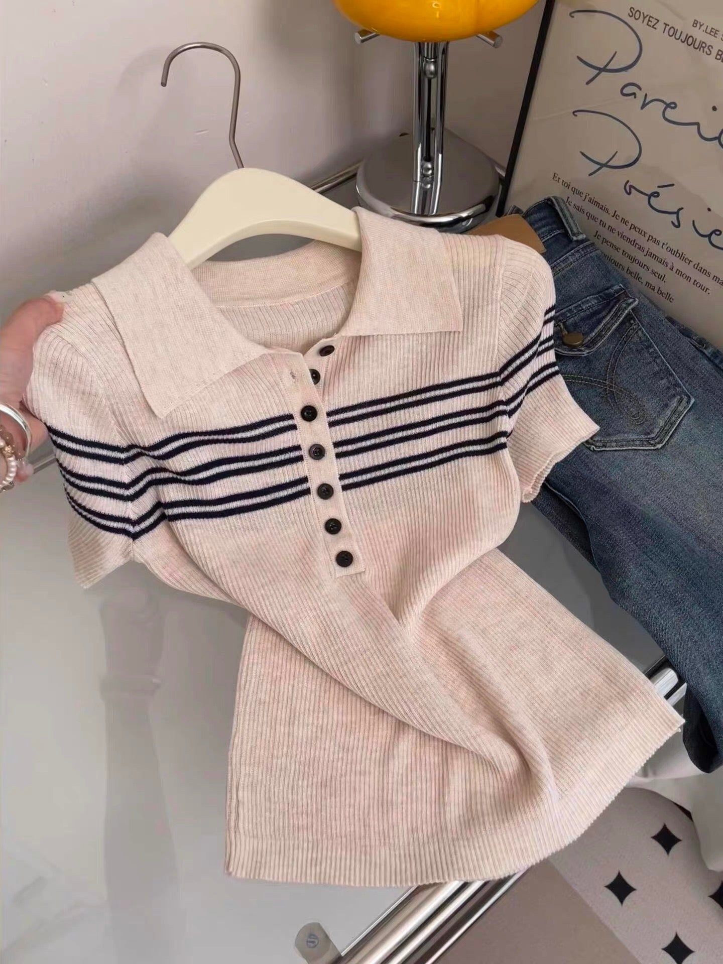 Women's Summer Slim-Fit Pink Knit Top – Soft & Elegant Style with Contrasting Stripes and Collar
