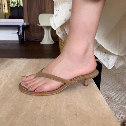 Starkela 2026 New Summer Collection: Round-Toe Thong Sandals – Beach Vacation Style Mid-Heel Sandals