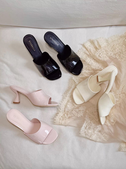 French-style open-toe slide sandals for women (2026 new summer collection): a trendy, versatile, and minimalist white style featuring slim heels—perfect for wearing out.