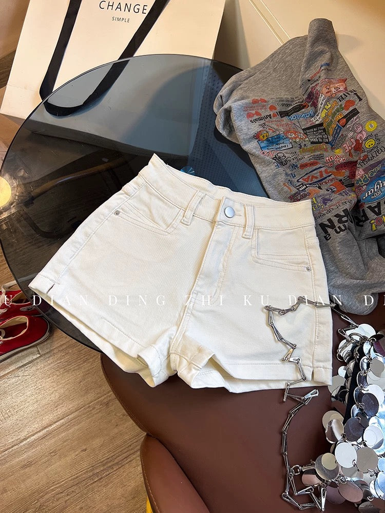 High-quality denim shorts for women, new summer style, casual and elegant, hip-hugging, slimming, versatile, Korean style, makes legs look longer.