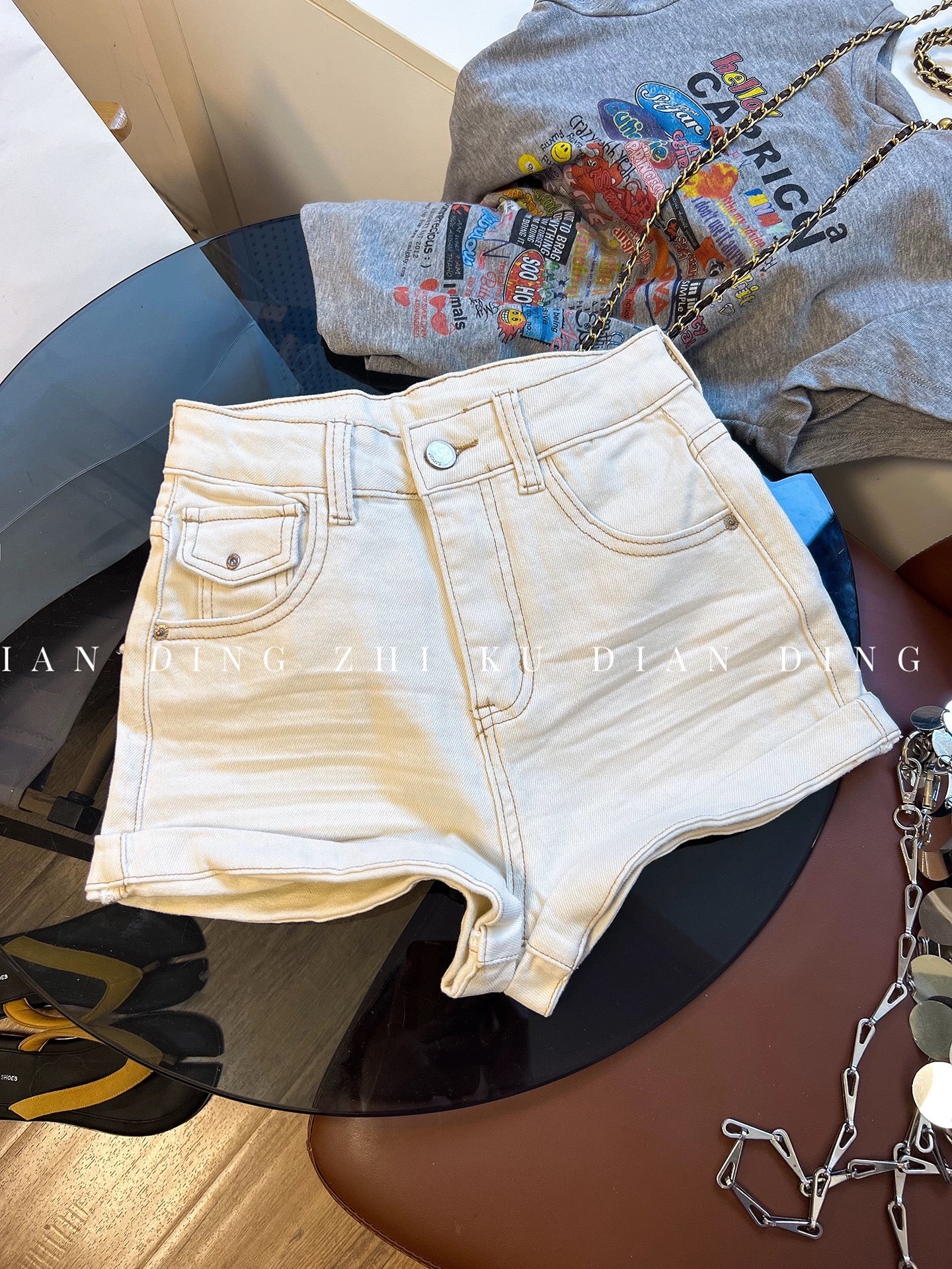 High-quality denim shorts for women, 2026 Spring/Summer new style, hot girl high-waisted slim fit, versatile design, rolled-up hem hot pants