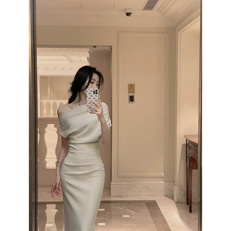 Swing collar, slanted shoulders, off-shoulders, sexy mid-length, irregular waist, hip-hugging pleated dress, women's summer wear