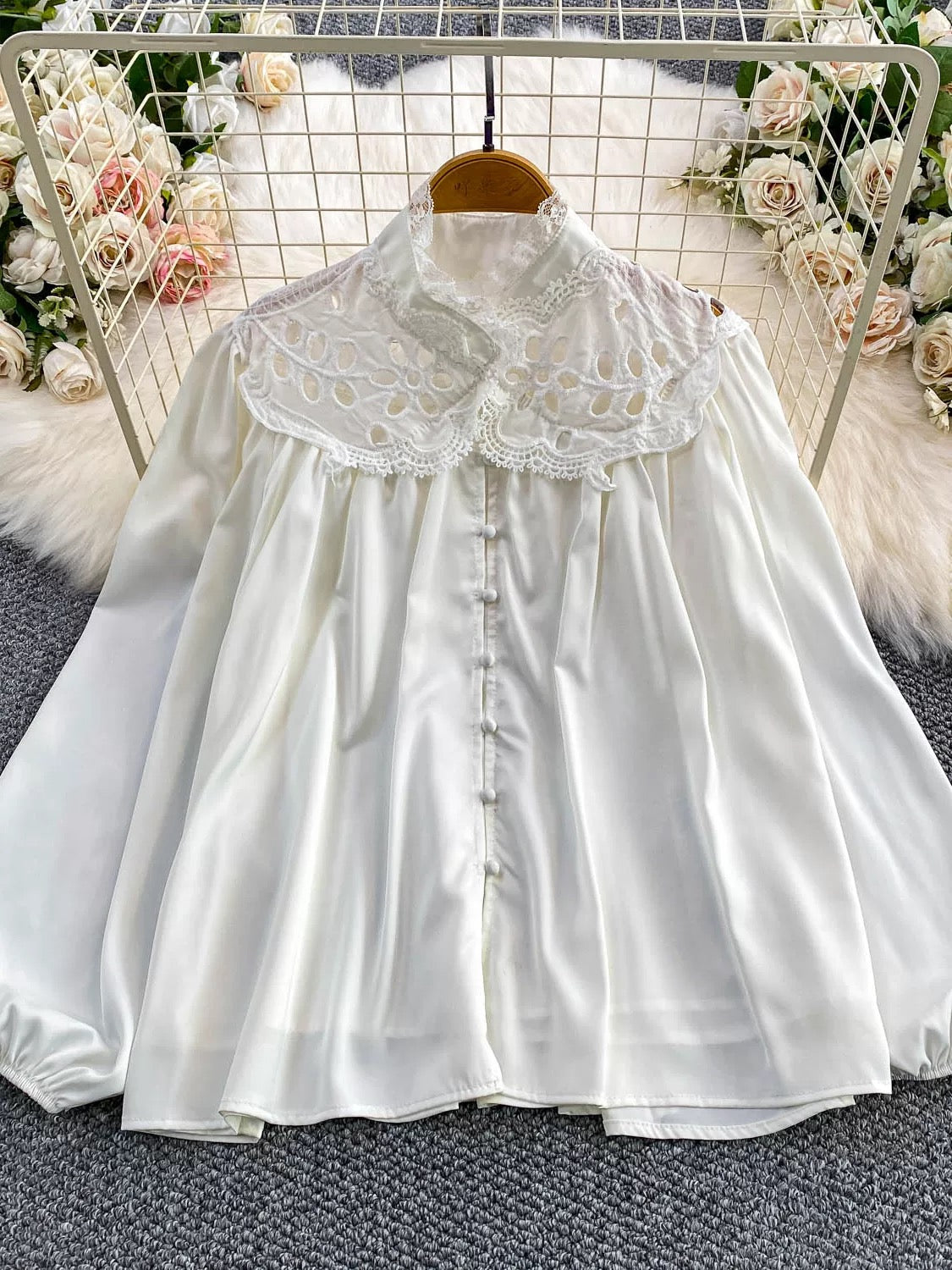 Retro-style court-inspired hollowed-out lace stand-collar shirt for women, new 2025 style, casual, versatile, Korean-inspired, gentle look.