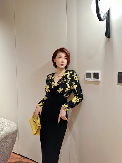 XULU Original High-End V-Neck Batwing-Sleeve High-Waisted Bodycon Dress featuring a Magnolia Crystal & Linen-Look Print—Sophisticated "Power Woman" Style.