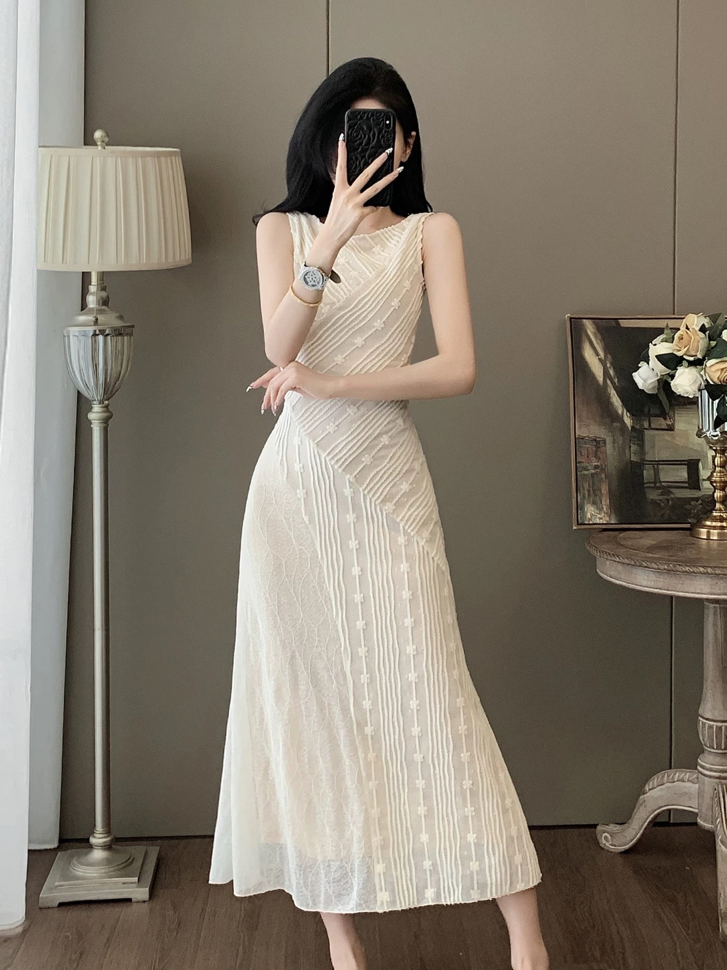 Very beautiful sleeveless dress for women in summer with elastic waist and slim temperament French style this year's popular beautiful dress