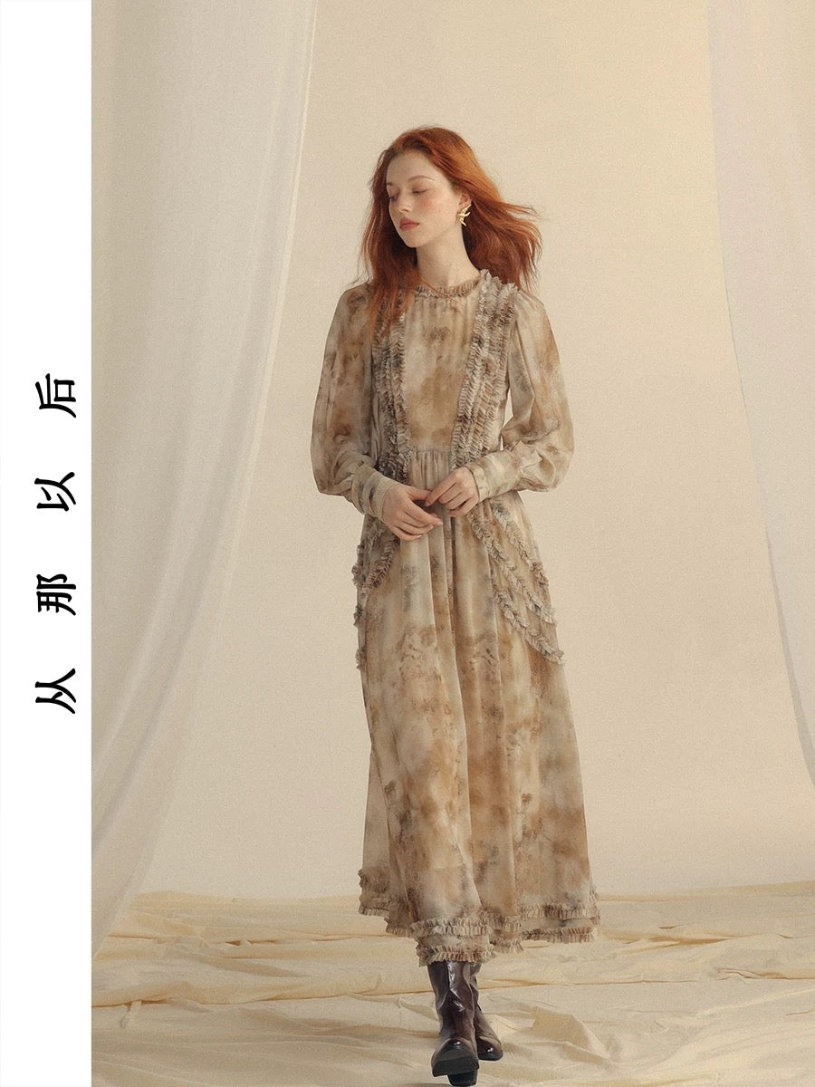 Since then, French floral dresses, chiffon dresses, lace evening gowns, long dresses, high-end outfits, women's autumn and winter dresses have been popular.