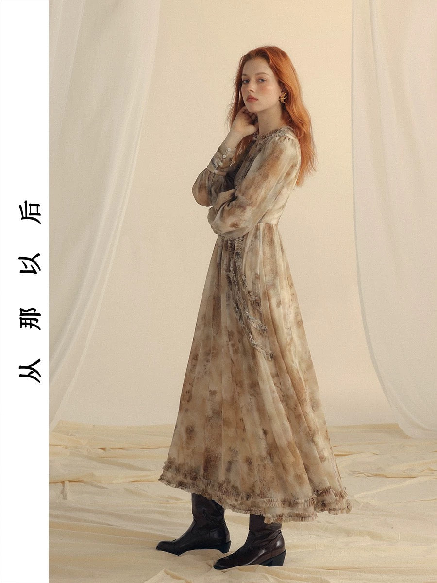 Since then, French floral dresses, chiffon dresses, lace evening gowns, long dresses, high-end outfits, women's autumn and winter dresses have been popular.