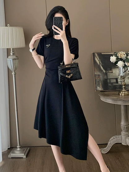 Black round neck short sleeve irregular dress 2025 summer new style advanced pleated waist slimming mid-length skirt