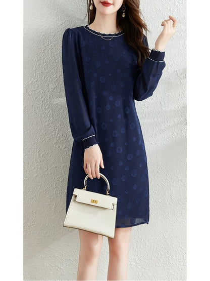 Contrast color lace collar navy blue dress for women autumn 2024 French new style slimming elegant temperament casual chiffon skirt