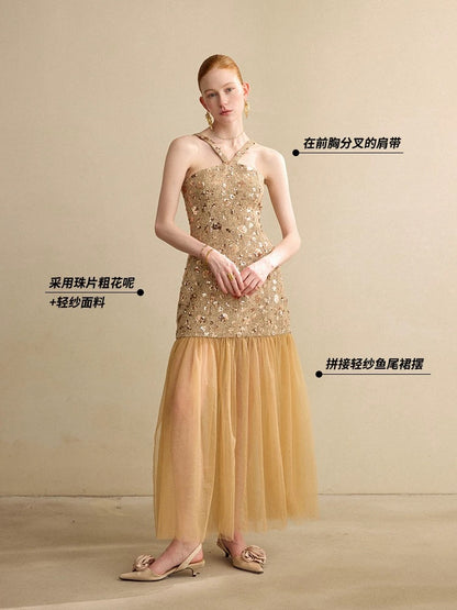 Since then, French-style halter neck birthday dresses, suspender dresses, evening gowns, beach heiresses, and summer outfits for women have been popular.