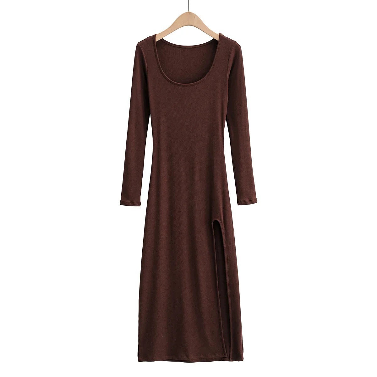 Spring and Autumn European and American hotties show off their figure and reveal their clavicle, U-neck dress, feminine side slit, hip-covering skims, trendy long skirt