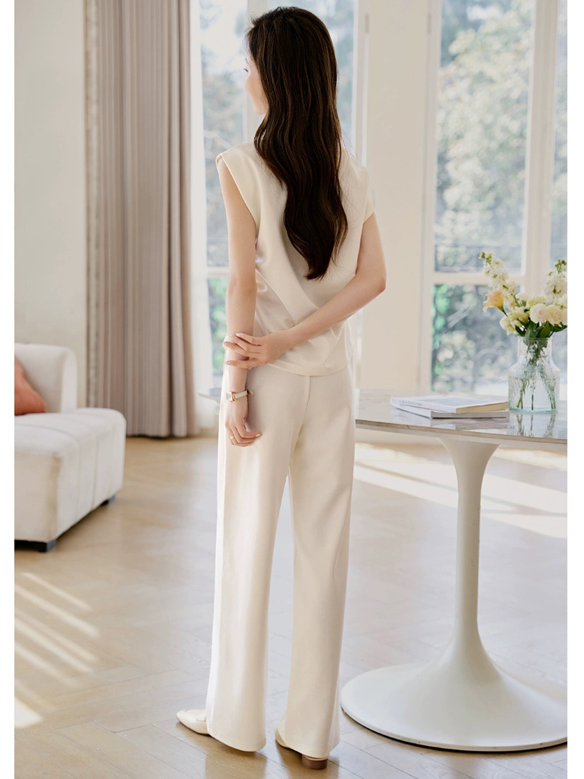 Mohan Yimei fashionable commuting sleeveless T-shirt elastic trousers versatile suit 2024 summer new casual two-piece set