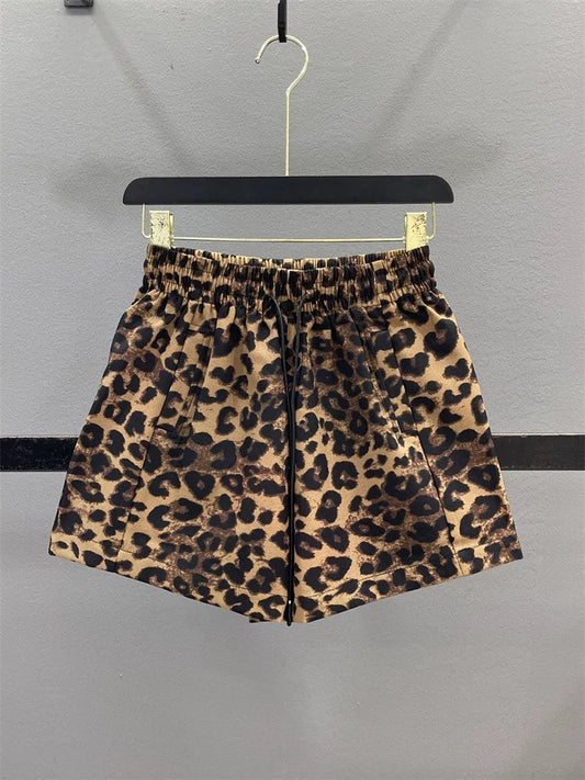 Fashionable leopard print shorts for women 2025 summer hot girl retro elastic high waist A-line wide leg pants American casual hot pants