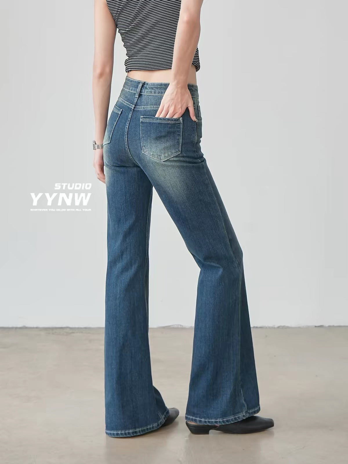 Women's American Retro Slim-Fit Flared Jeans (Summer 2026 New Arrival) – Whiskered Wash, Flattering & Versatile Casual Style
