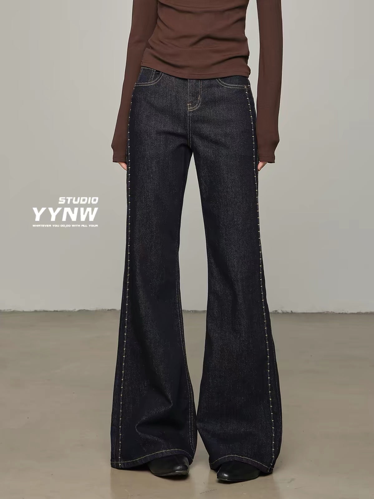Women's Summer 2026 New Arrival: American Retro-Style Loose-Fit Bootcut Jeans in Denim Blue—Flattering, Slimming, and Floor-Length.